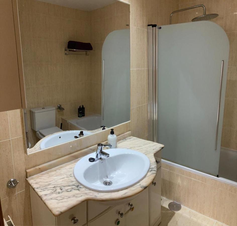 Apartamento Grande, 2 Dormitorios, Garaje Gratis Madrid Exterior photo