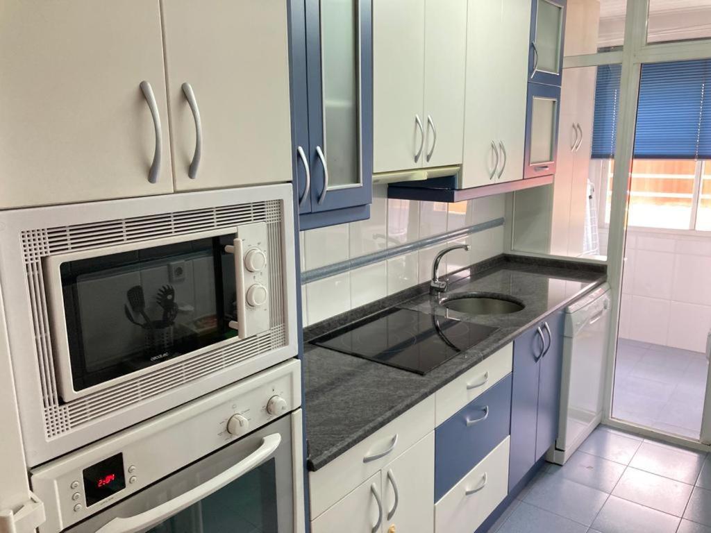 Apartamento Grande, 2 Dormitorios, Garaje Gratis Madrid Exterior photo