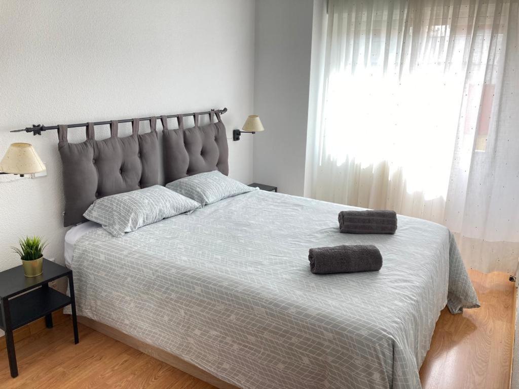 Apartamento Grande, 2 Dormitorios, Garaje Gratis Madrid Exterior photo