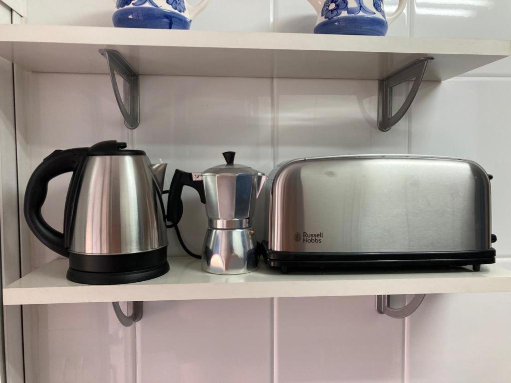 Apartamento Grande, 2 Dormitorios, Garaje Gratis Madrid Exterior photo