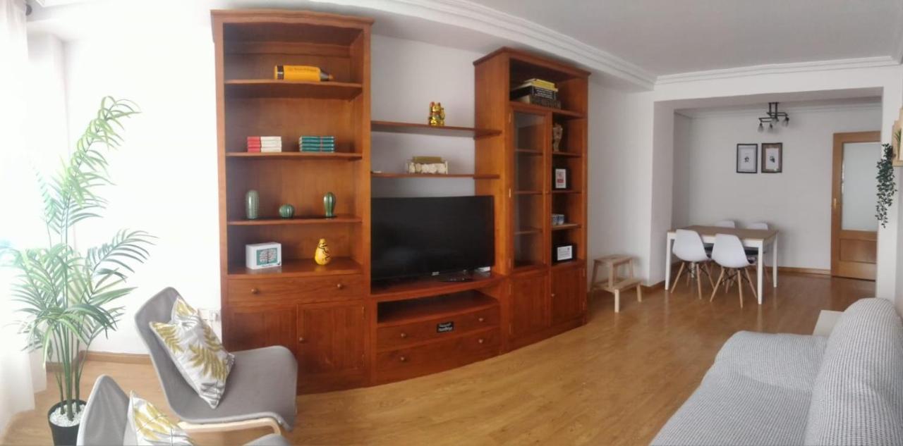 Apartamento Grande, 2 Dormitorios, Garaje Gratis Madrid Exterior photo
