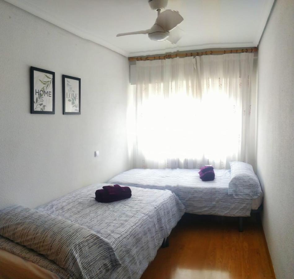 Apartamento Grande, 2 Dormitorios, Garaje Gratis Madrid Exterior photo